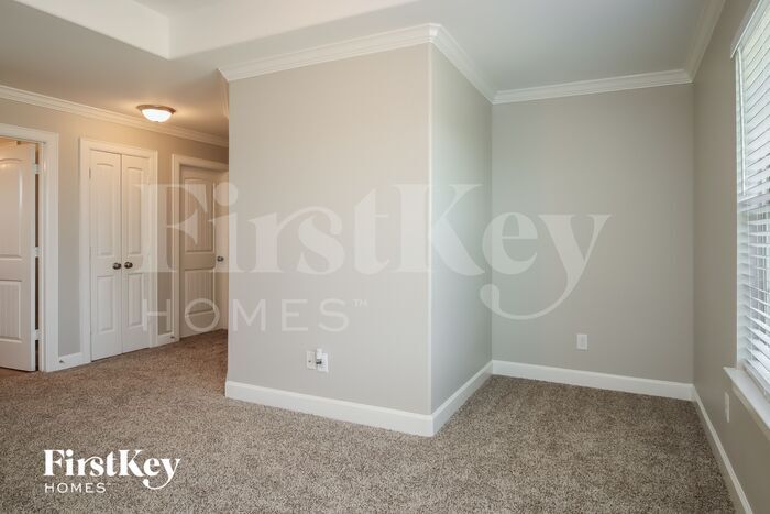 Building Photo - 320 Country Crossing Cir
