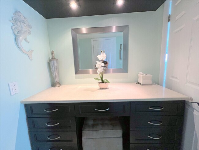 Building Photo - 3400 Galt Ocean Dr