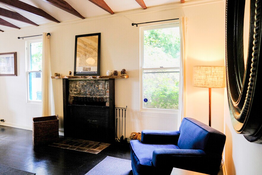Building Photo - 8540 Ridpath Dr