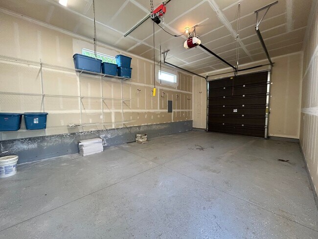 Building Photo - Luxury Living in StarView Estates - 4.98 A...
