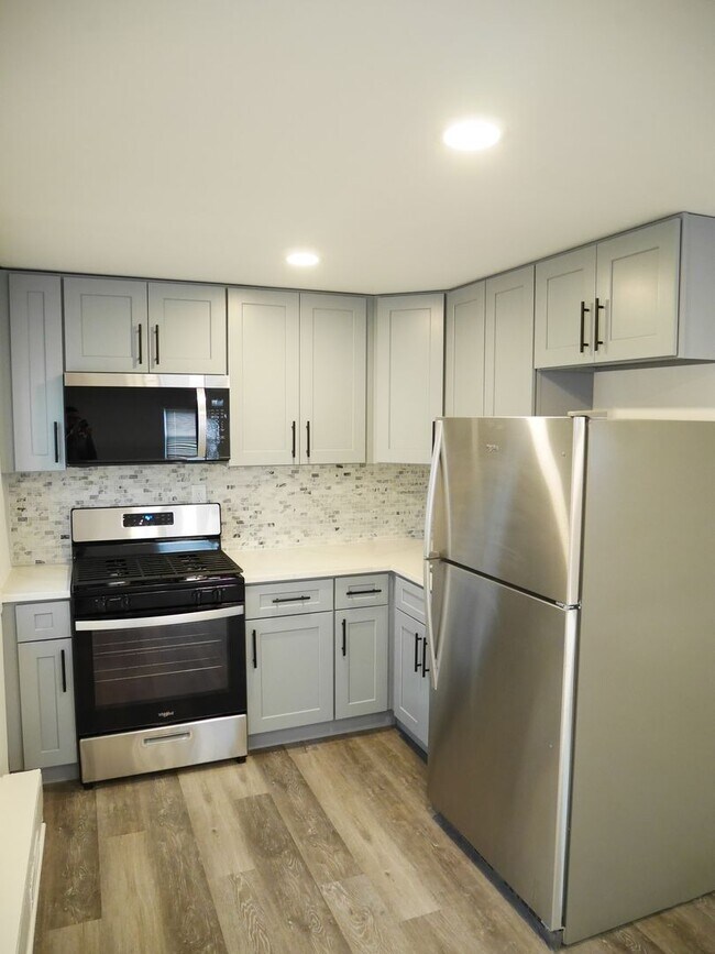 Building Photo - 305 A S Marlyn Ave