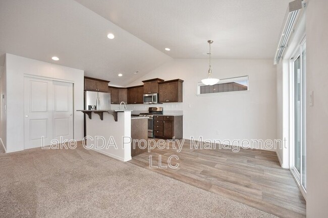 Building Photo - 12335 Gipper Loop