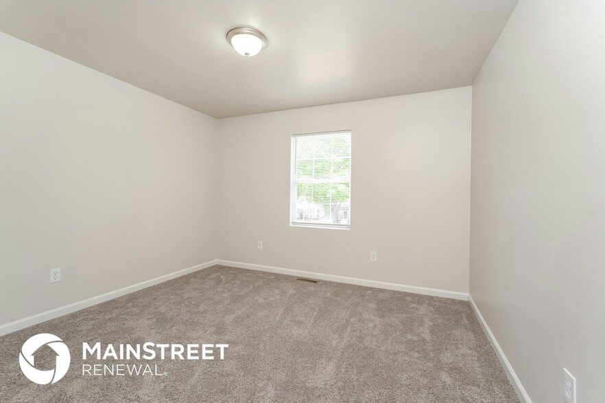Building Photo - 326 Mountview Dr