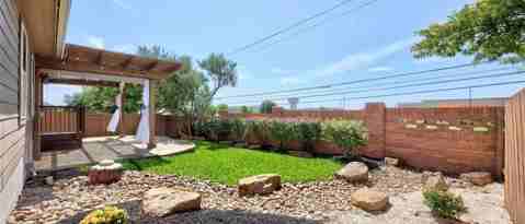 Building Photo - 1701 Hidden Springs Path