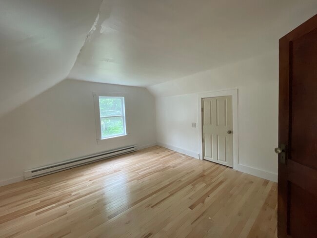 Building Photo - Buxton