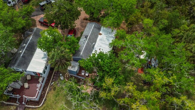 Building Photo - "Ramblers Rest Resort - 1 bed 1 bath home"