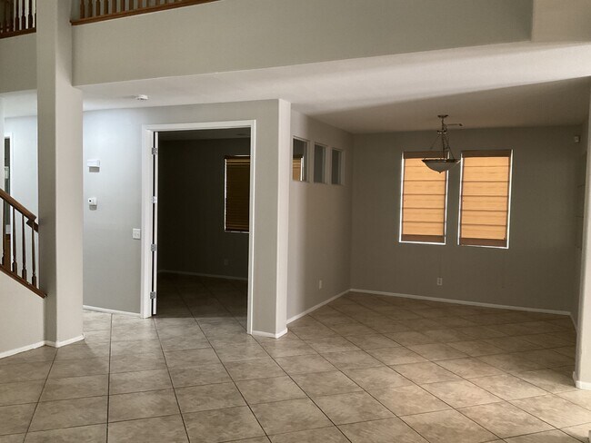 Building Photo - 769 Feather Ridge Dr