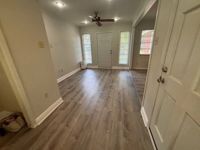 Building Photo - 9834 Cal Rd