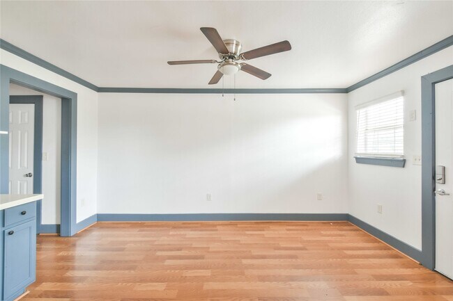 Building Photo - 5320 Polk St