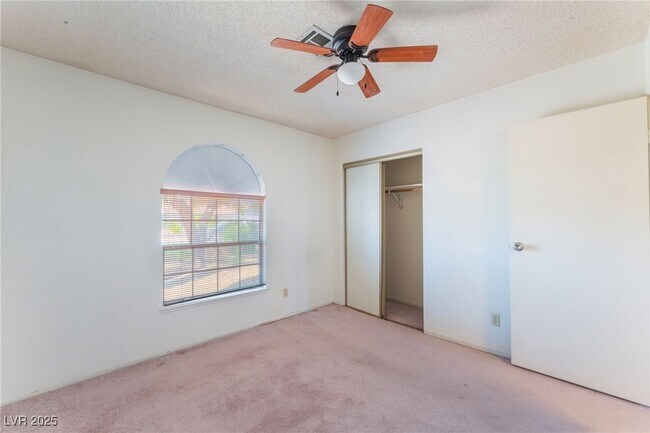 Building Photo - 6913 W Quail Hollow Dr