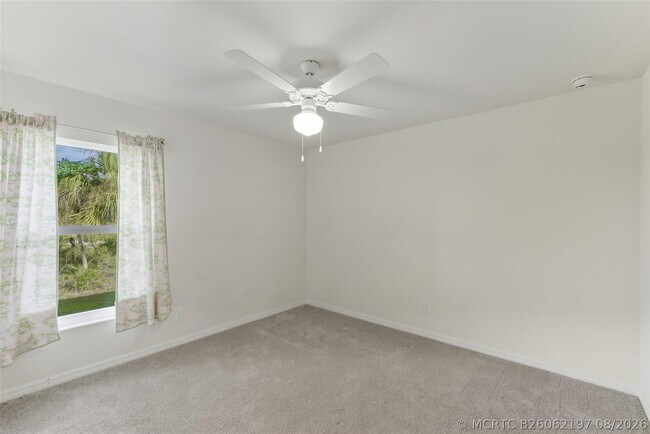 Building Photo - 8007 Royal Ct