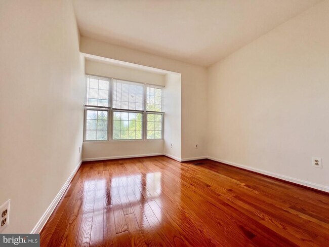 Building Photo - 5635 Gosling Dr