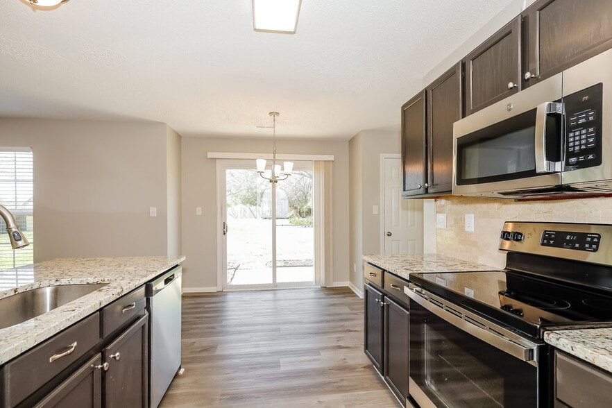 Building Photo - 2909 Dairywood Ln