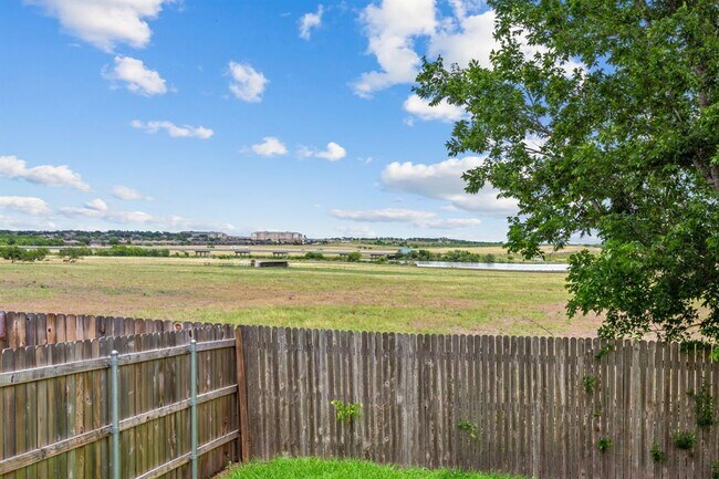 Building Photo - 410 Brazoria Trail