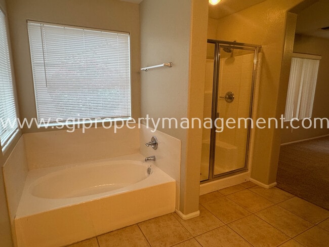 Building Photo - 2191 W Goldmine Mountain Dr