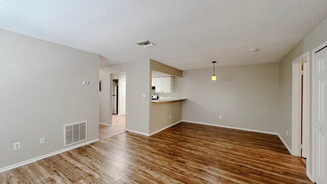 Building Photo - 1500 Sophie Blvd