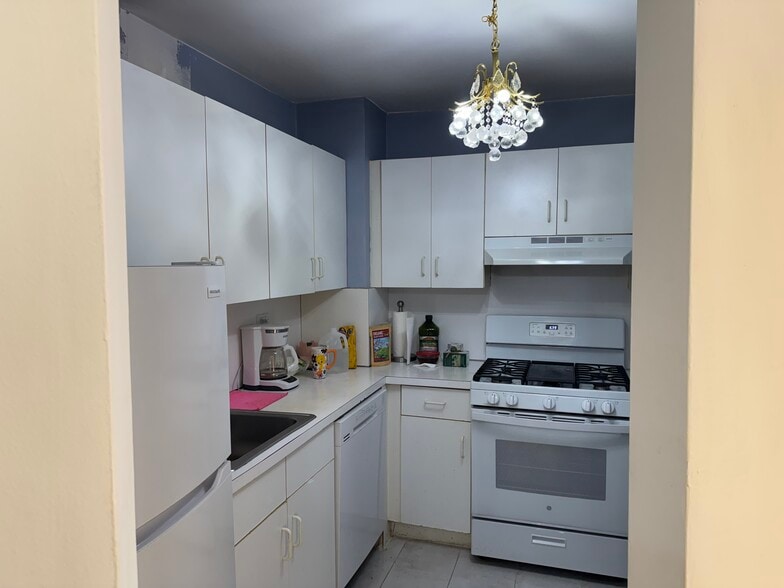 Building Photo - 12510 Queens Blvd