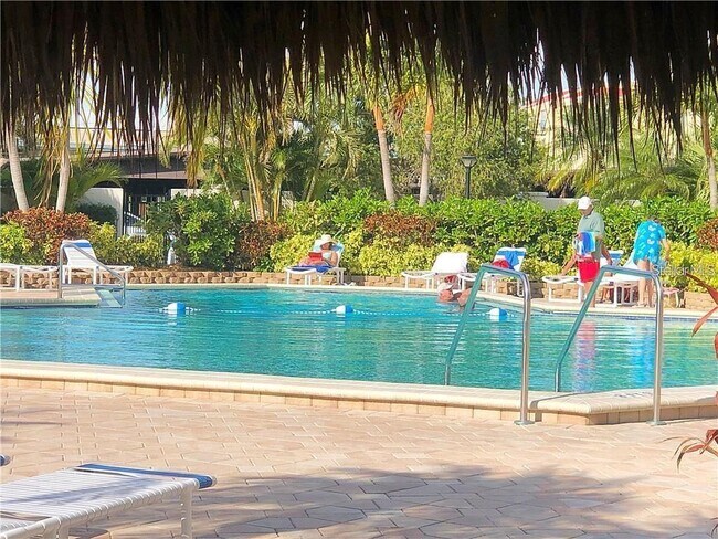 Building Photo - 400 Island Way