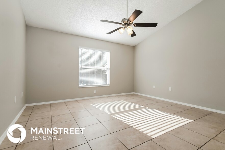 Building Photo - 3222 6th Ave W