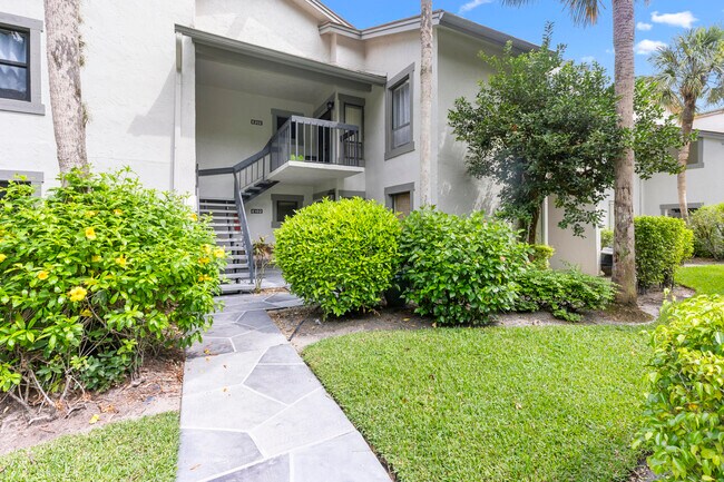 Building Photo - 11397 Pond View Dr