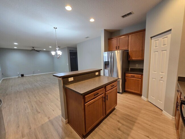 Building Photo - Beautiful 3 Bedroom 2 Bathroom Home, with Scenic Backyard View. Ormond Beach in Hunter's Ridge Co...