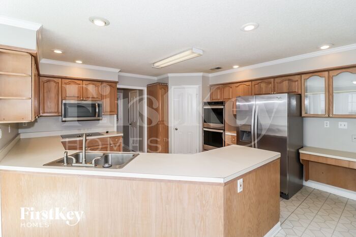 Building Photo - 8410 Walnut Tree Dr