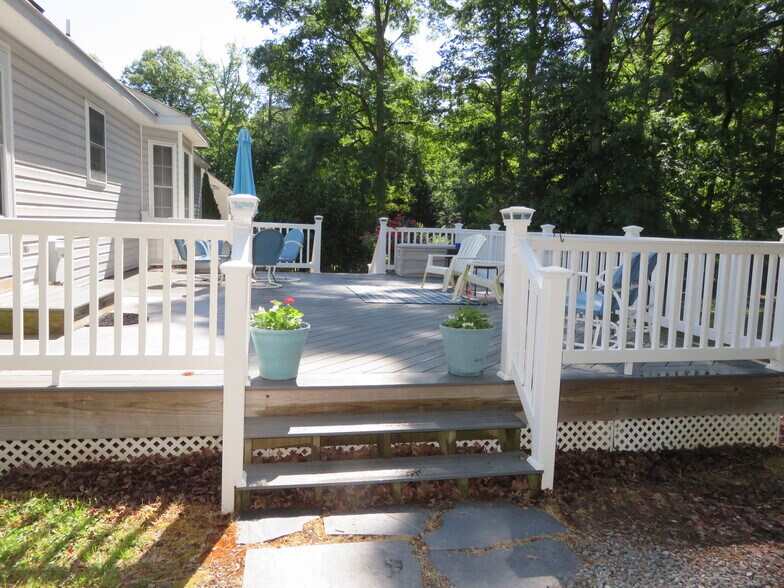 Building Photo - 5801 Wensleydale Dr