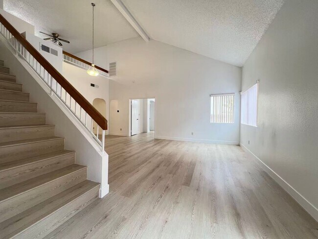 Building Photo - 10001 Dove Ridge Dr