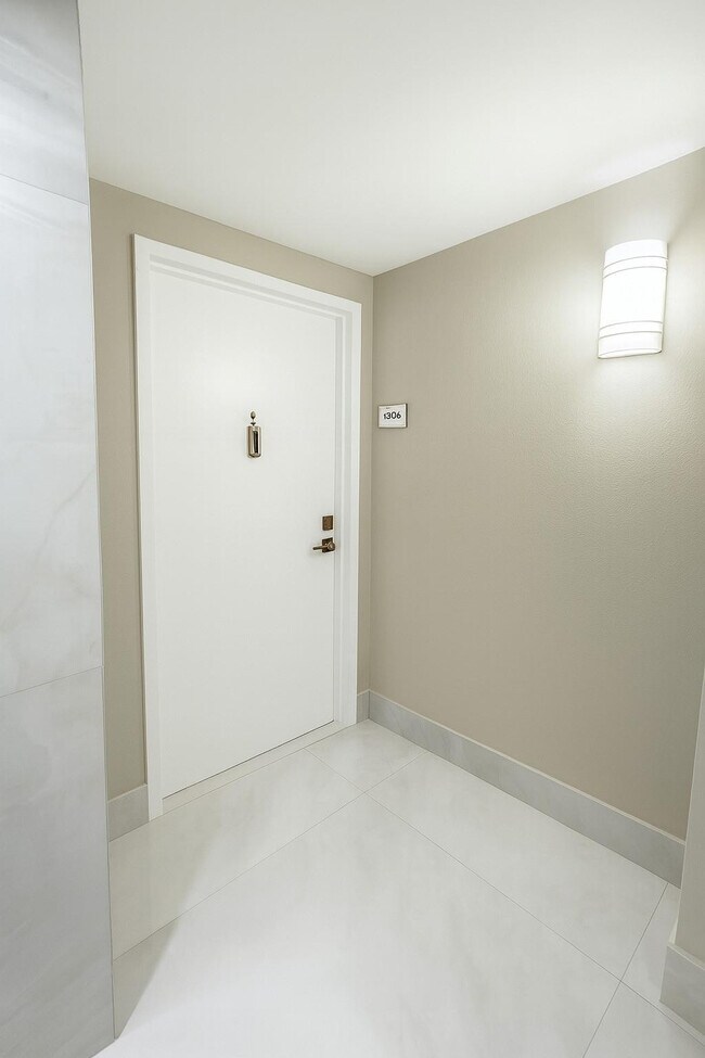 Building Photo - 2401 S Ocean Dr