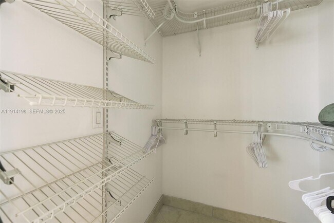 Building Photo - 421 Meridian Ave