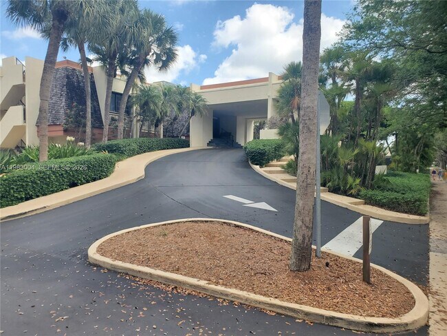 Building Photo - 10462 SW 78th St