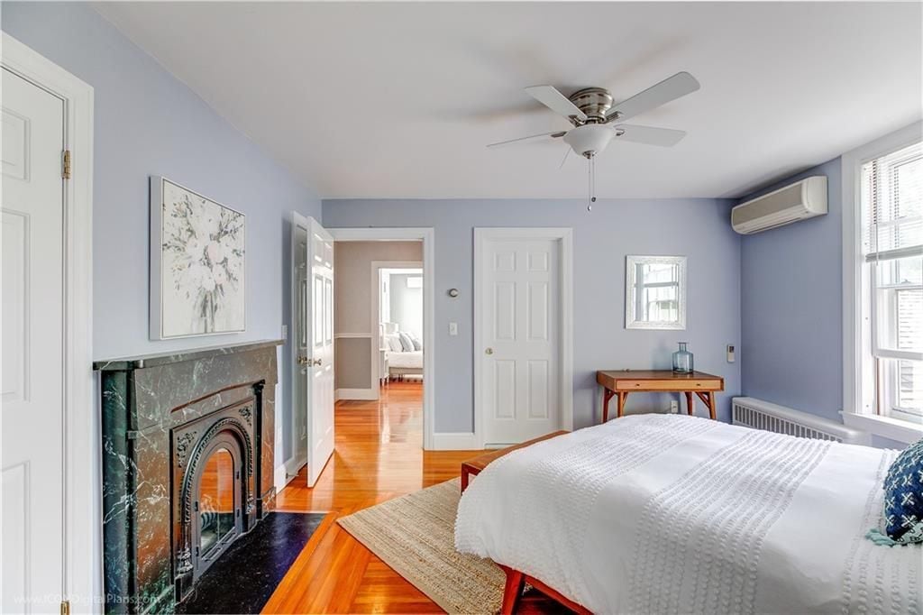 Building Photo - 32 Catherine St