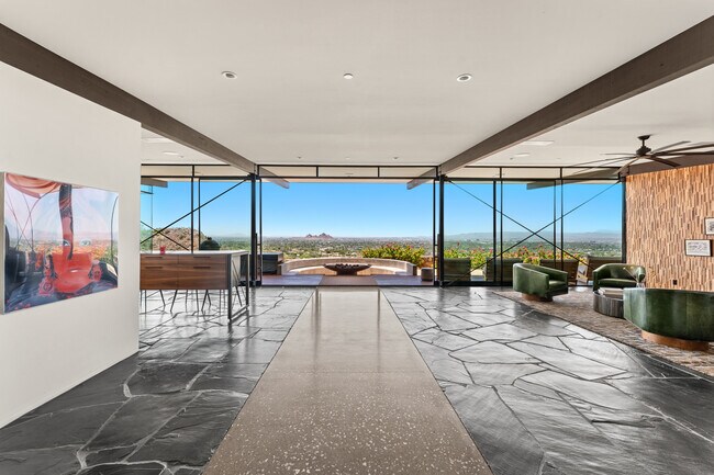 Building Photo - 4925 E Red Rock Dr
