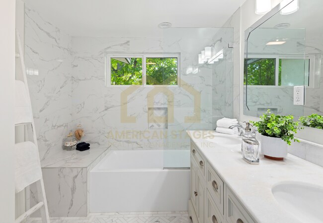 Building Photo - 1476 Crestline Dr