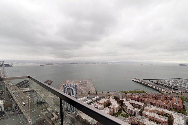 Building Photo - 425 1st St