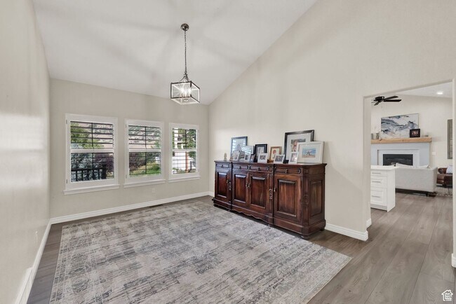 Building Photo - 1693 Crimson Oak Dr