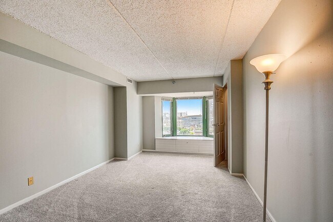 Building Photo - 270 E Highland Ave