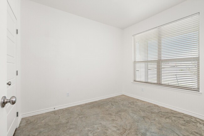 Building Photo - 3800 Pecan Creek Rd