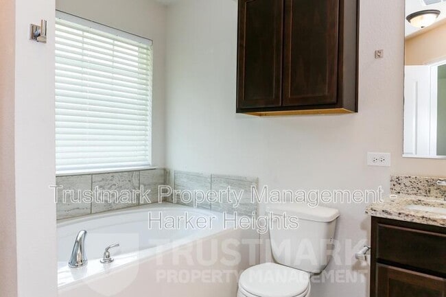 Building Photo - 3050 Dade Loop