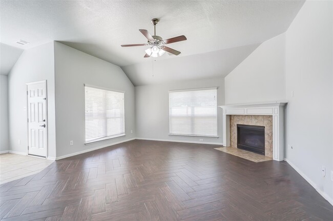 Building Photo - 18823 Elm Square Ct