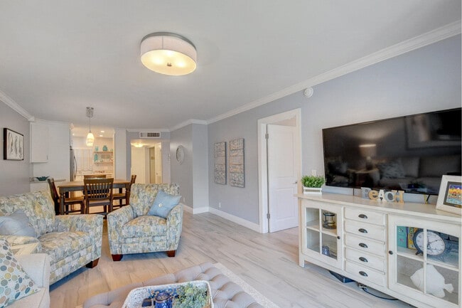 Building Photo - 650 Snug Harbor Dr