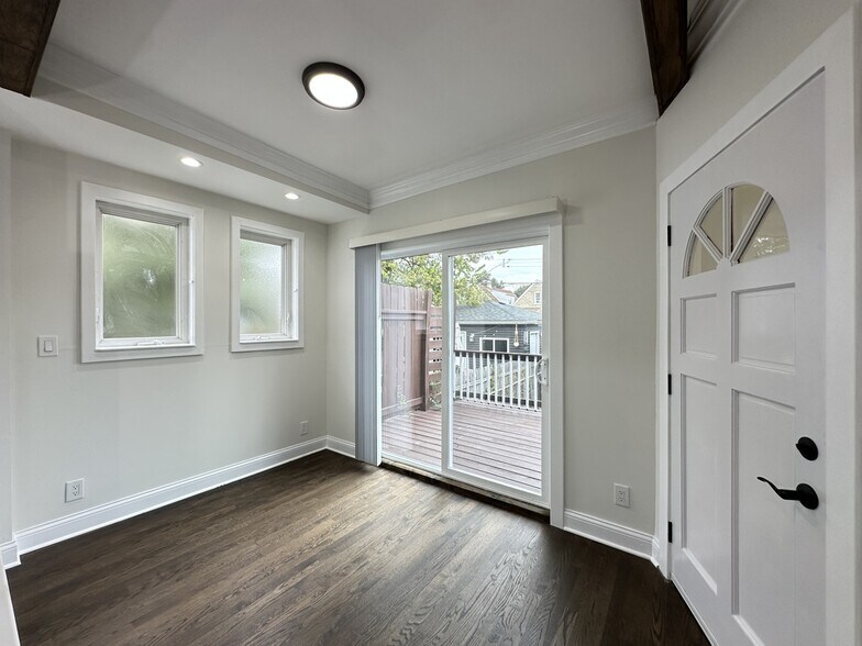 Building Photo - 2317 N Keeler Ave