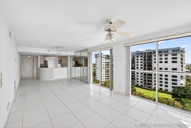 Building Photo - 3901 S Flagler Dr