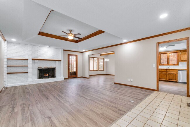 Building Photo - PRE-LEASING! 3 Bed / 2 Bath in south central Springfield