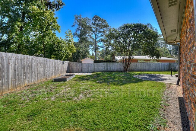 Building Photo - 3137 Edinburgh Dr