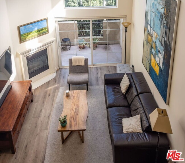 Building Photo - 15206 Burbank Blvd