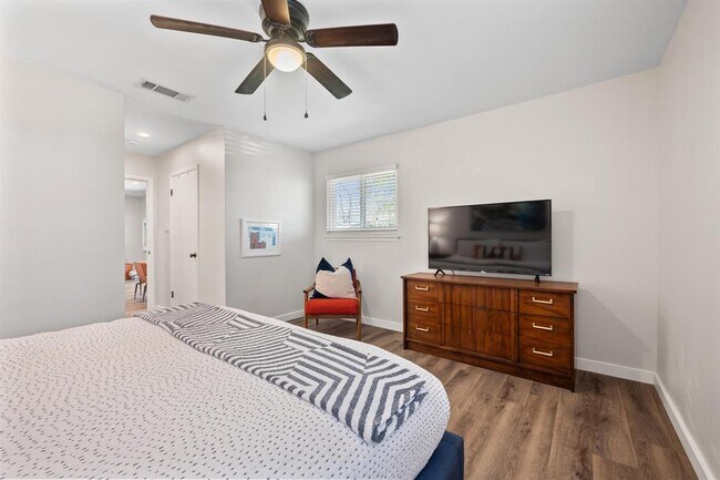 Building Photo - 2307 Whitestone Dr