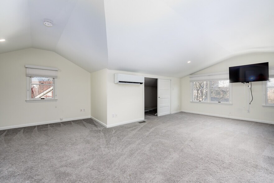 Building Photo - 516 Goethe Ave
