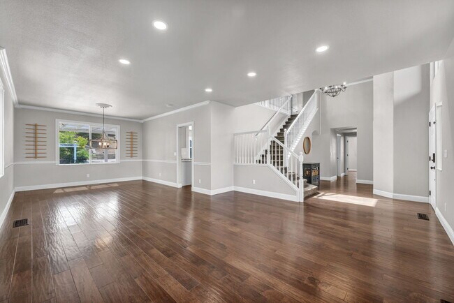 Building Photo - 4360 Great Falls Loop