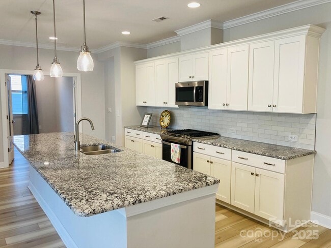 Building Photo - 6140 Pier Dr